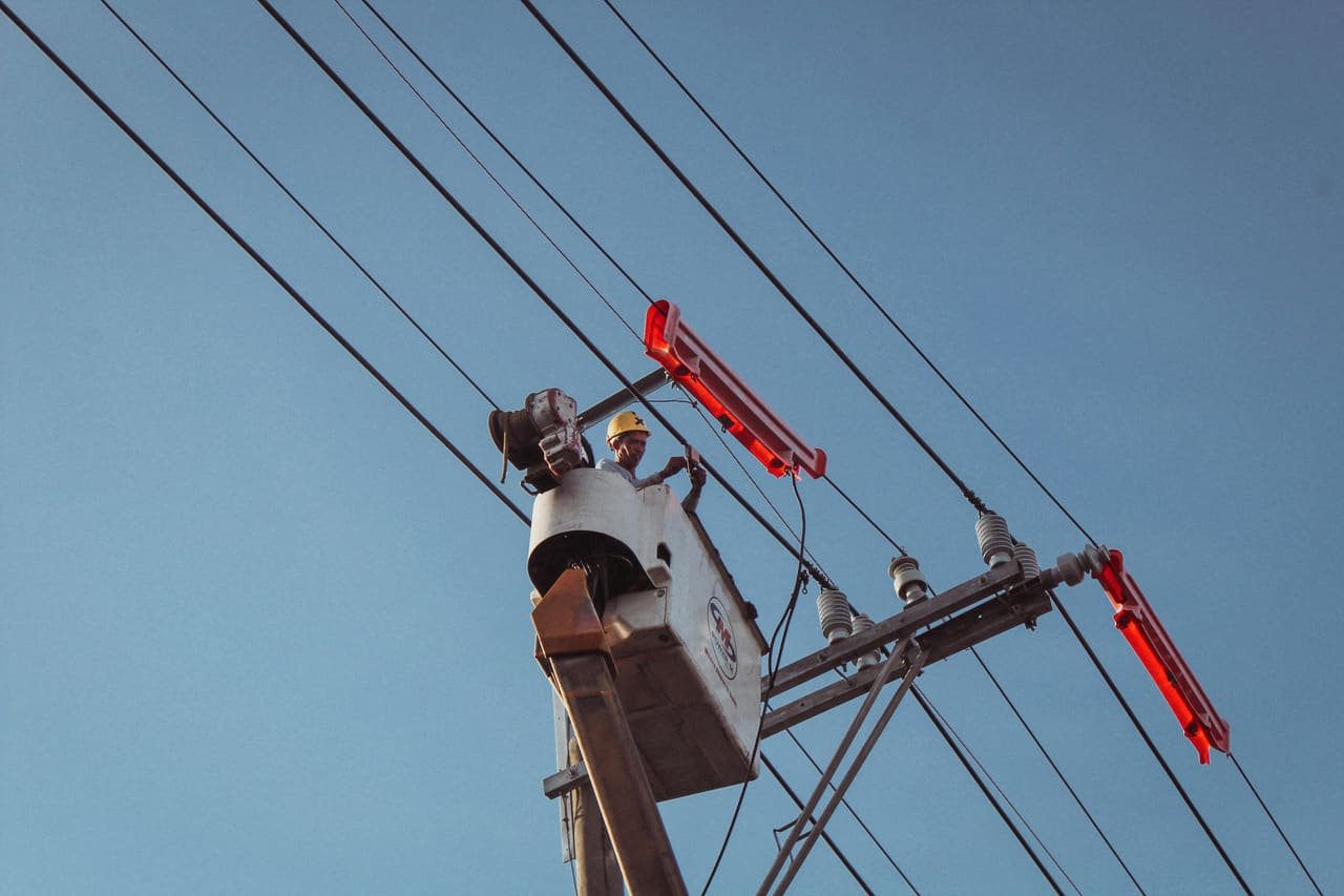 Trabajos de ingeniería eléctrica en media tensión