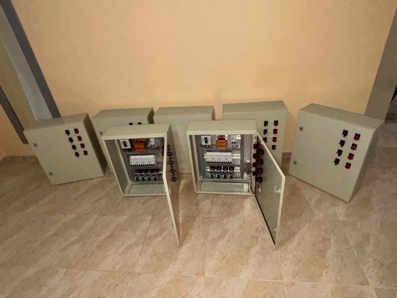 Gabinetes de control de luces